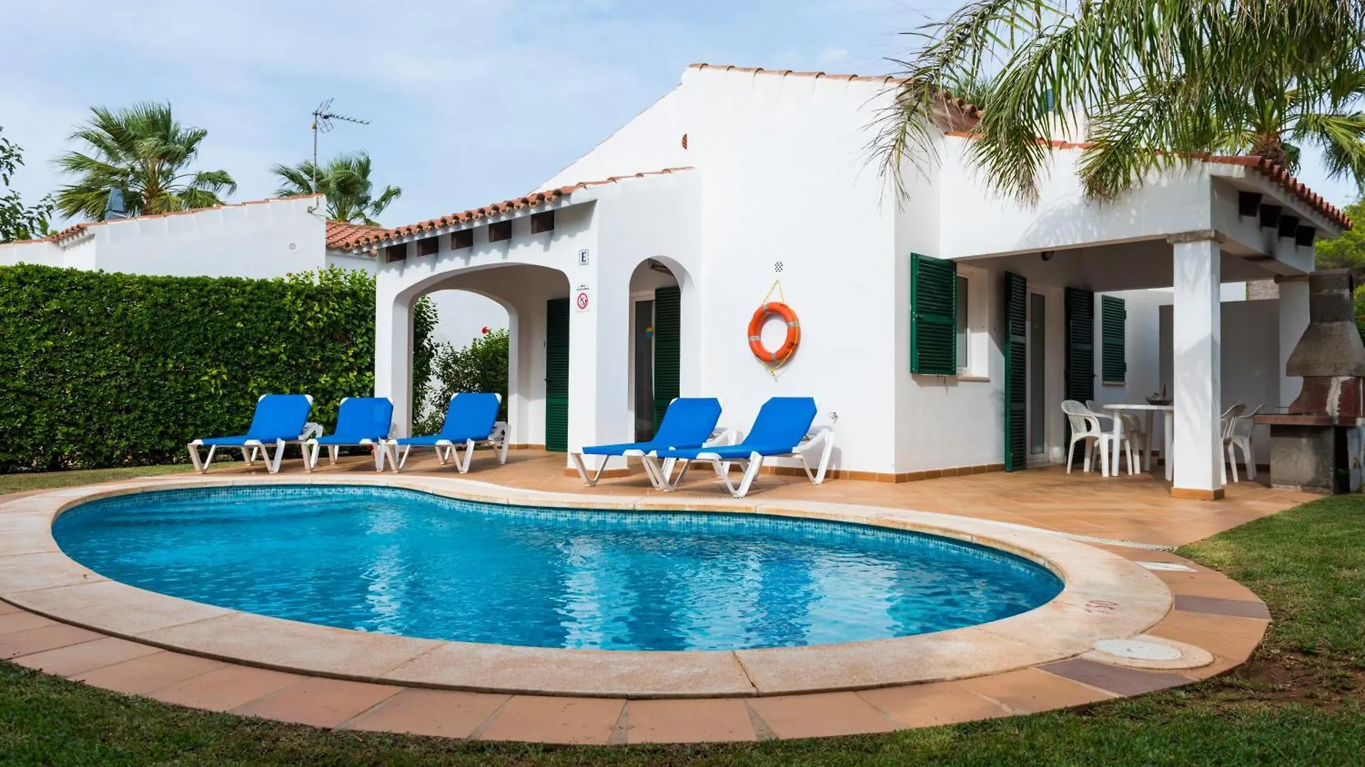 Apartchalet Villas Elvira. Villa E Son Carrio